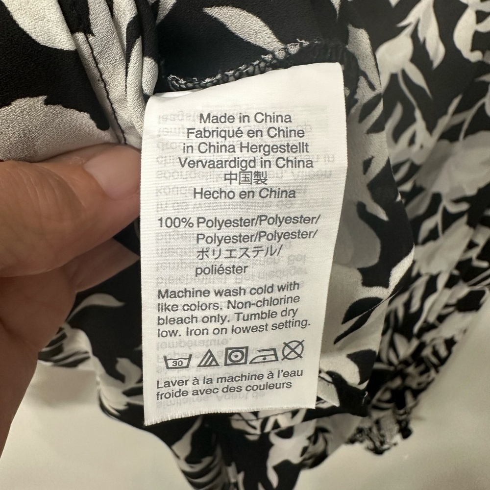 J. Crew Black and White Floral Smocked Cuff Long Sleeve Blouse Sz. S - Picture 6 of 9